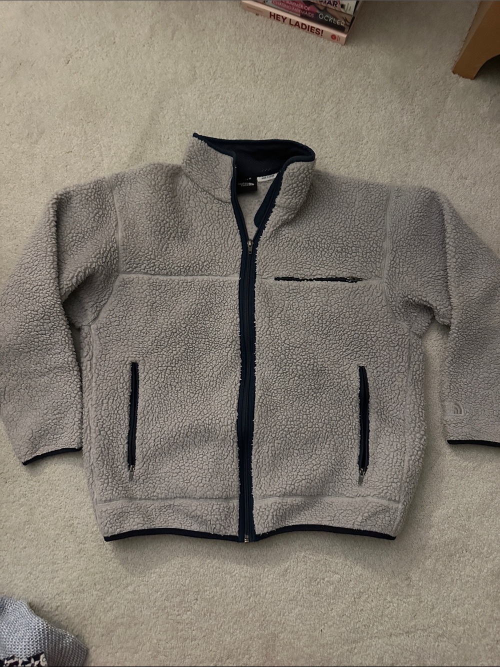 The North Face adult M Sherpa Fleece Jacket in Light Gray with Navy Trim